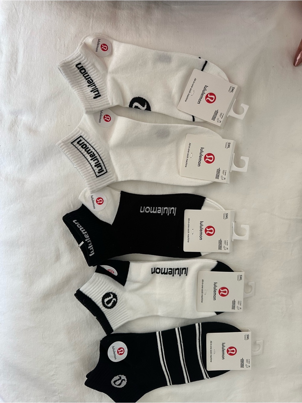 lululemon athletica  Low-Cut Performance Socks - White & Black (5 Pack)
